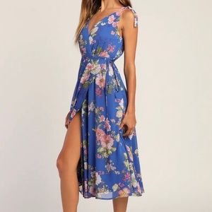 LULU’S BLUE FLORAL PRINT TIE WAIST WRAP DRESS